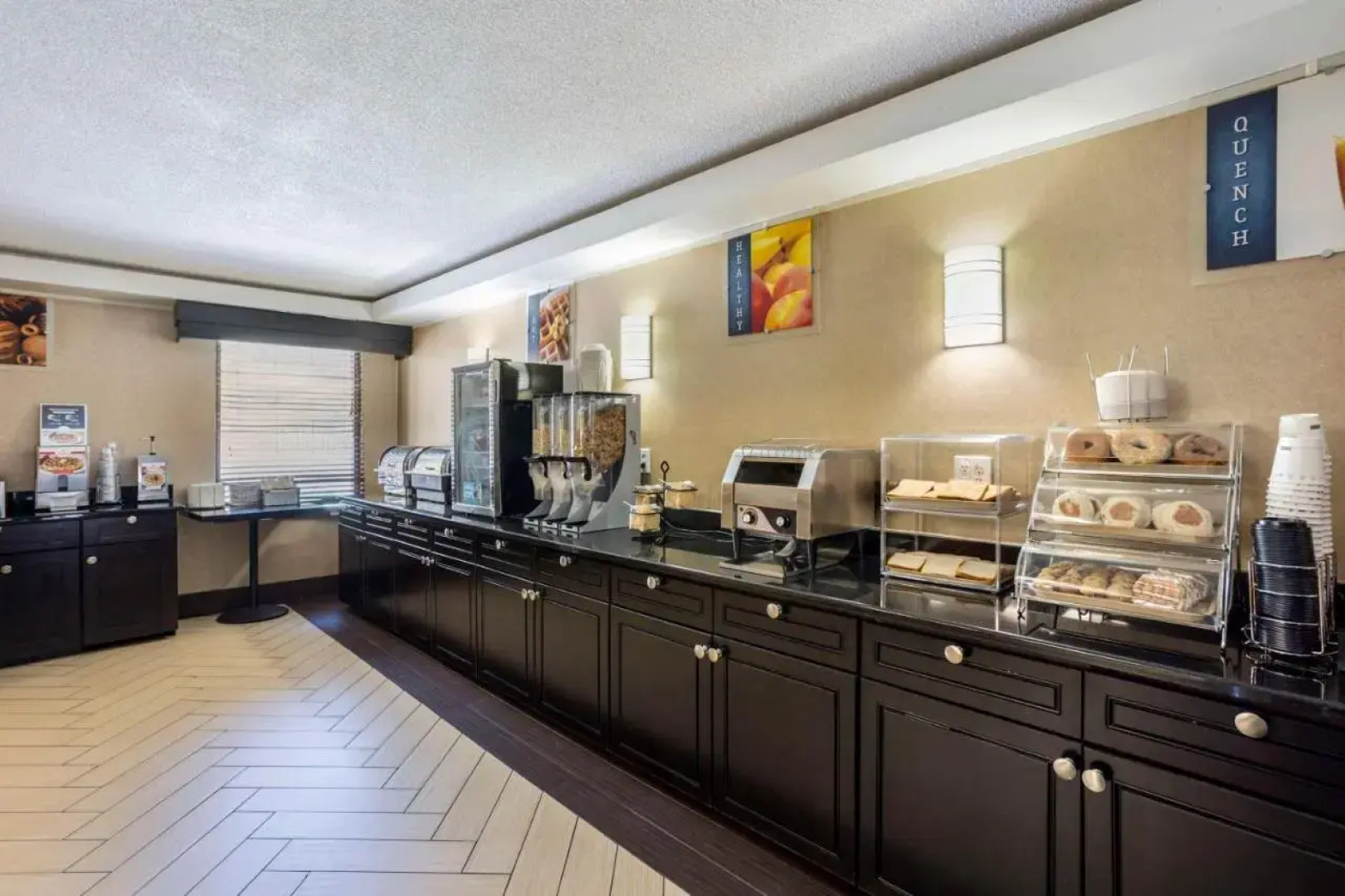 Capital Plaza Inn & Suites Harrisburg