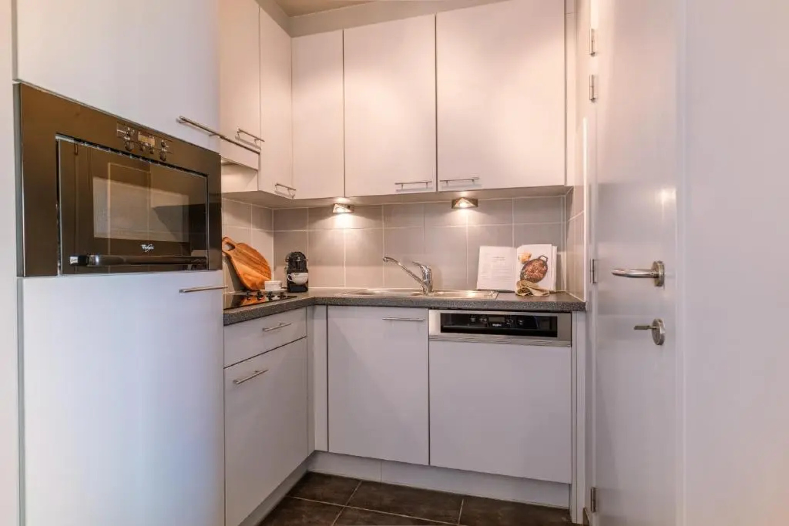 Cosy apartment with outside pool and balcony