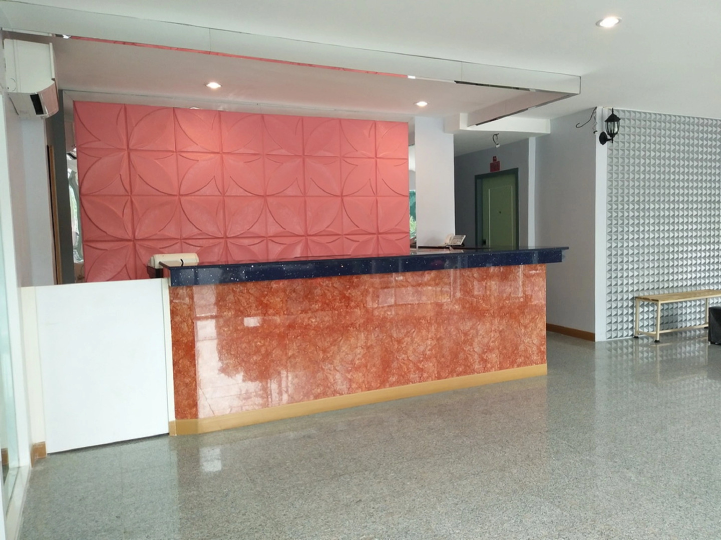 Bird Room Hotel - Pratunam