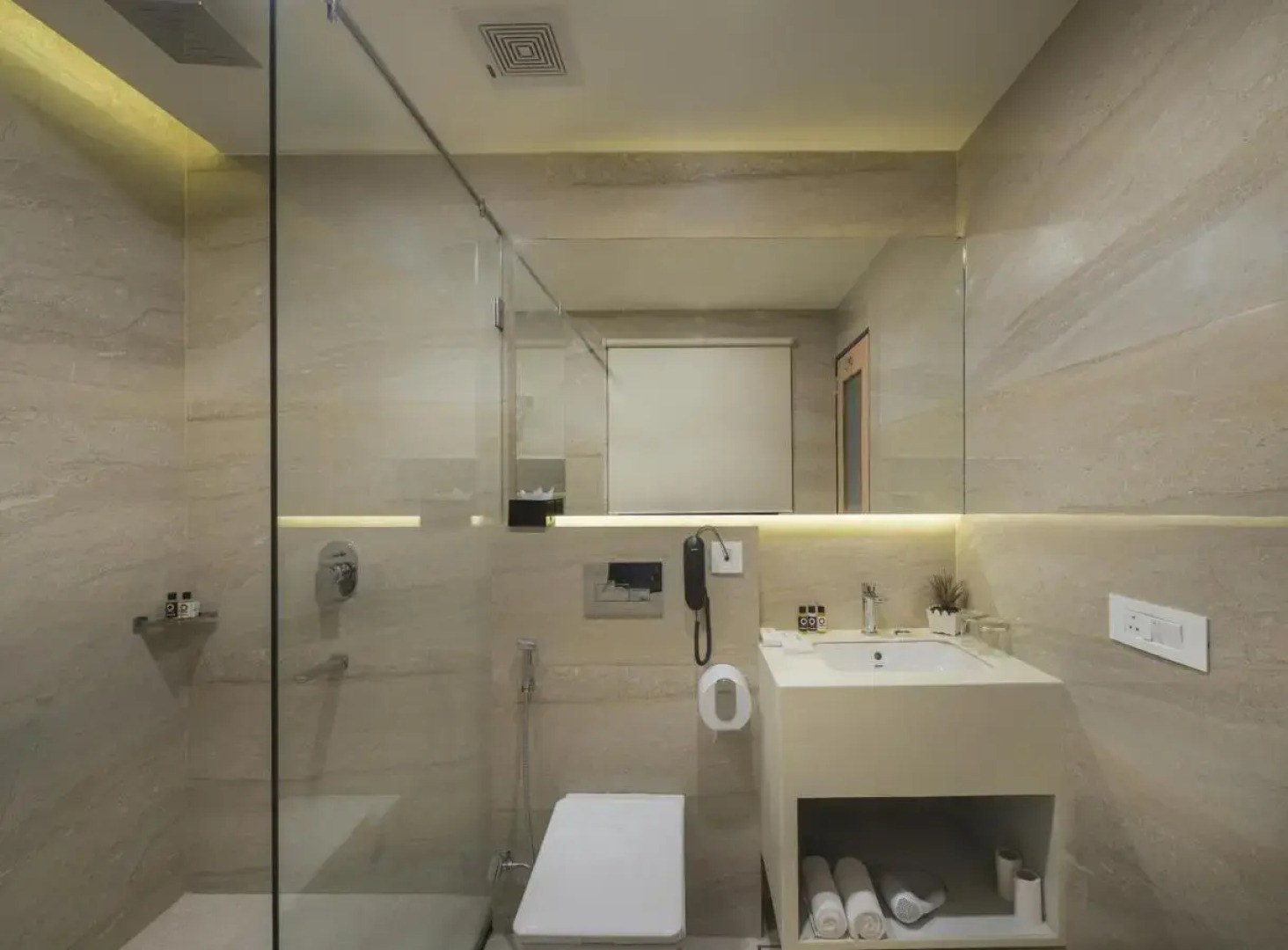 10 Park Street Hotel & Banquets