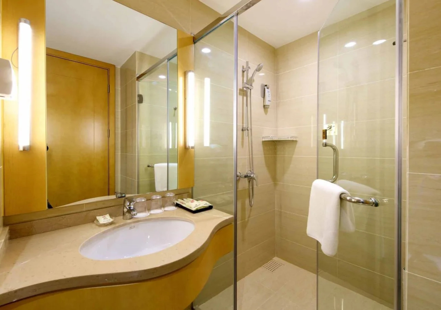 Ibis Wenjiang Floraland