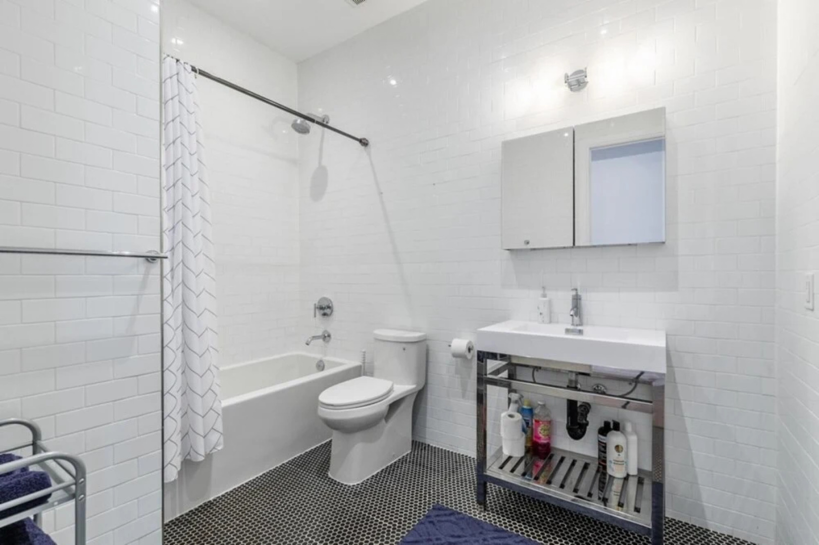 Spacious 2Br Dundurn Loft Rooftop Terrace Parking Gym