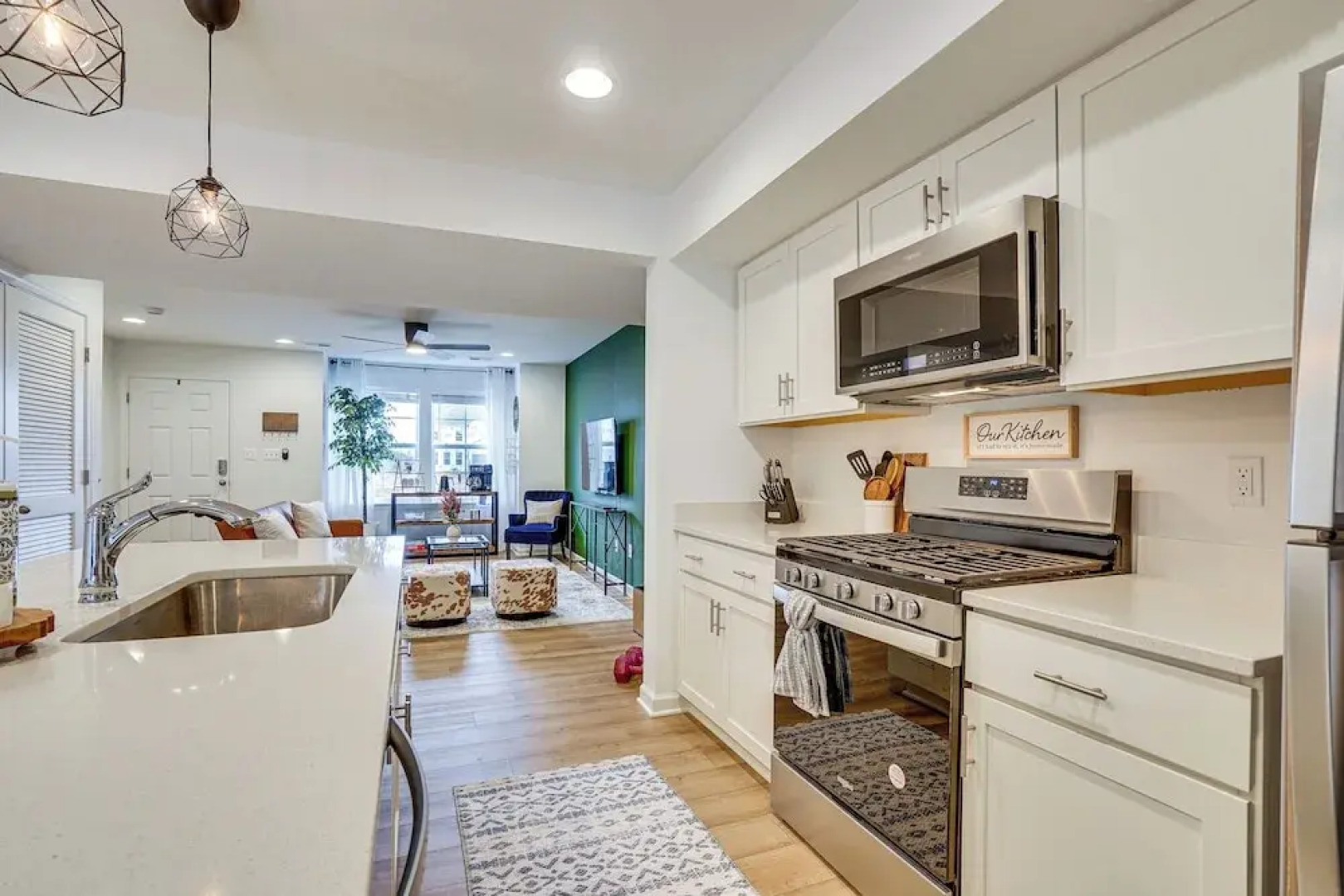 Charles Town Townhome: 9 Mi to Harpers Ferry