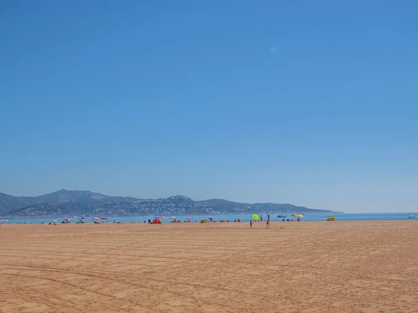 Holiday Apartment in a Complex near Sea