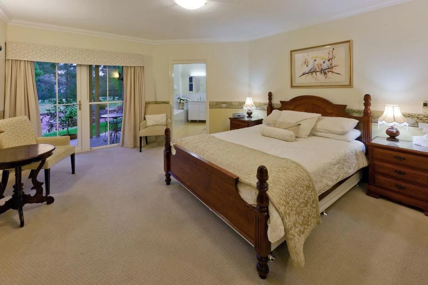 Plumes on the Green Boutique Bed & Breakfast