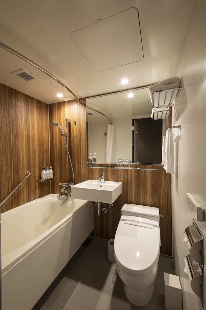 Отель Keihan Tenmabashi Ekimae