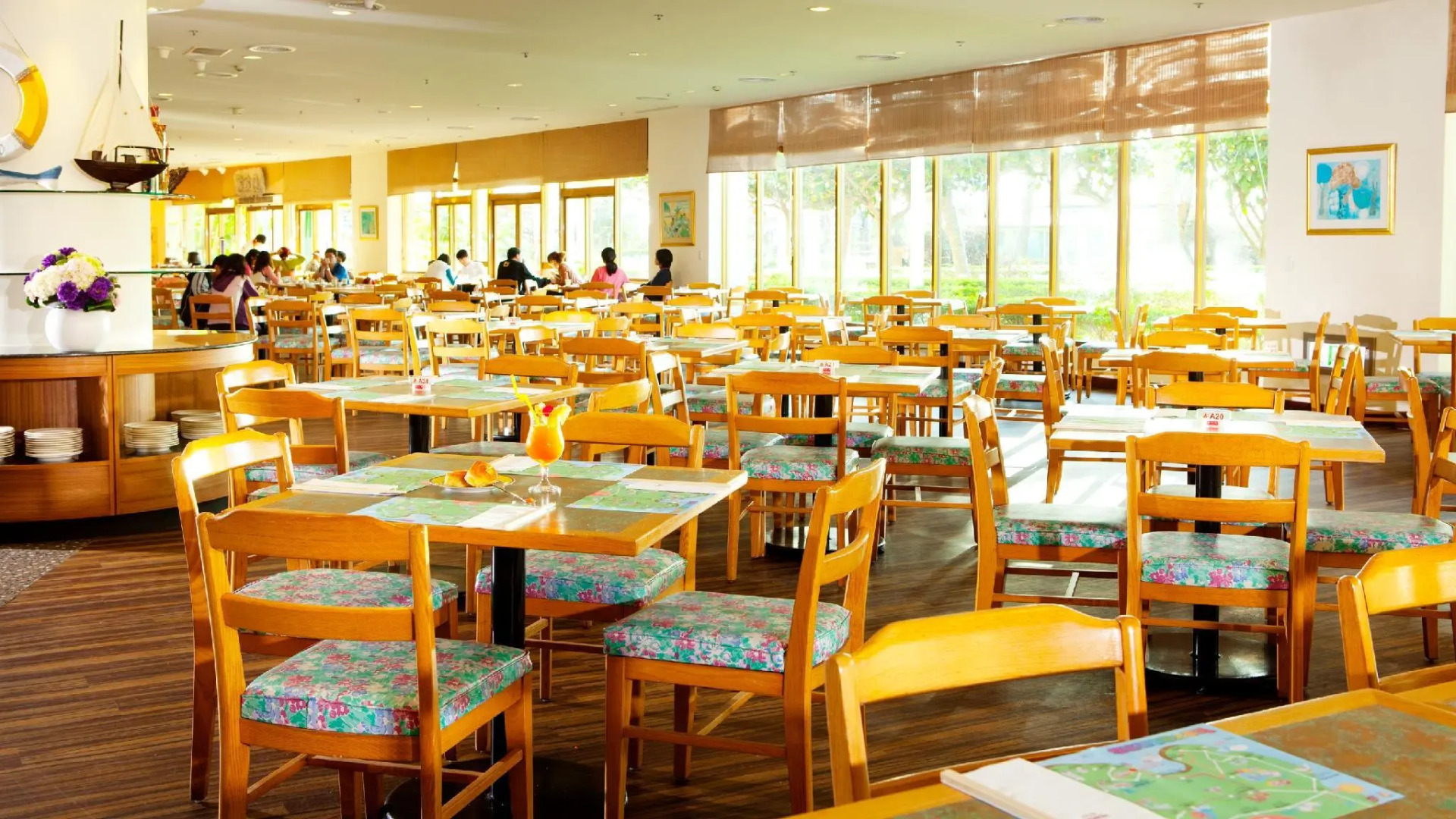 Howard Kenting Wonder House