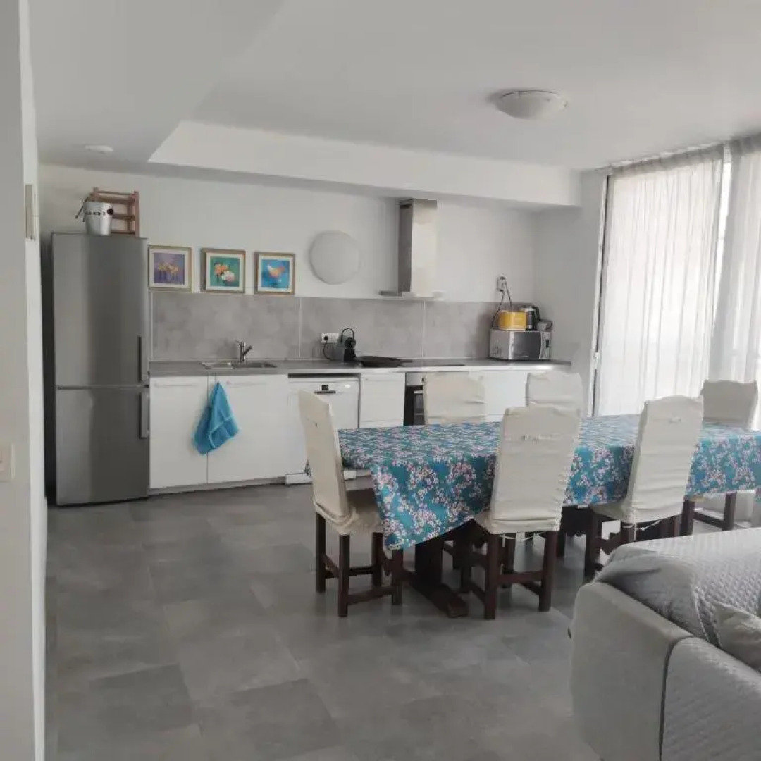 Apartment close to the beach with free parking