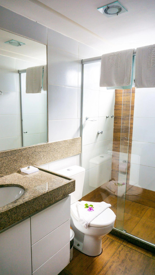 Flat térreo com duas suítes (até 8 pessoas) no Canarius Resort em Gravatá