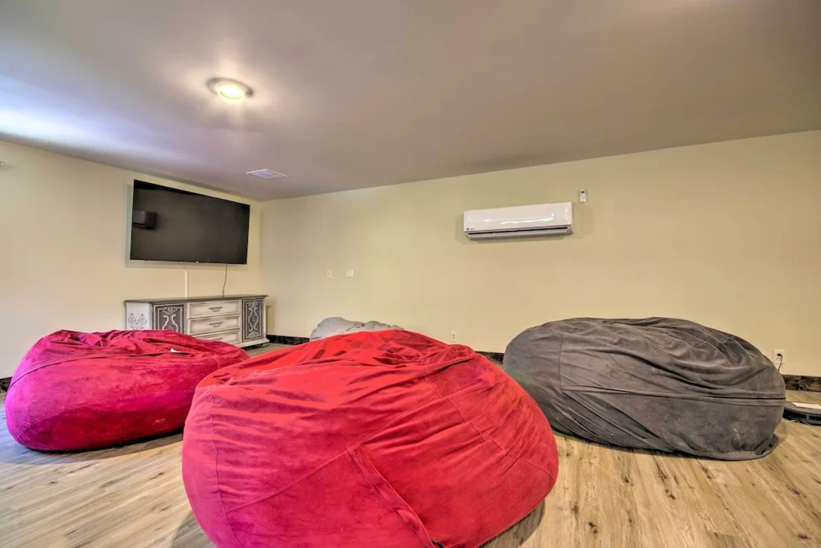 'dragon Castle' w/ Secret Passage, Dock, & Hot Tub