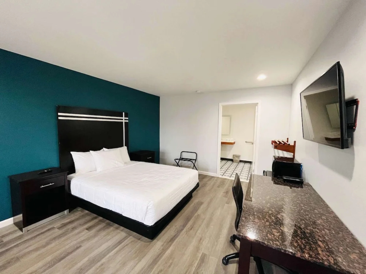 Vallejo Inn & Suites