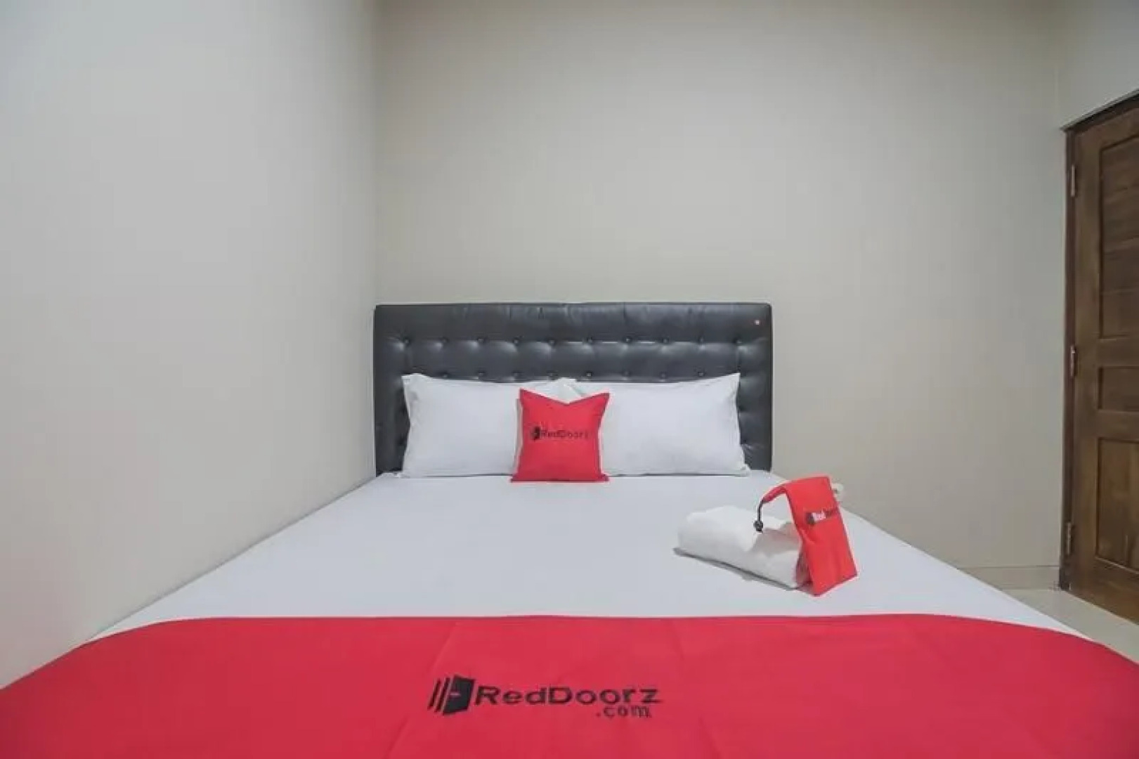 RedDoorz near Ambarukmo Yogyakarta 2