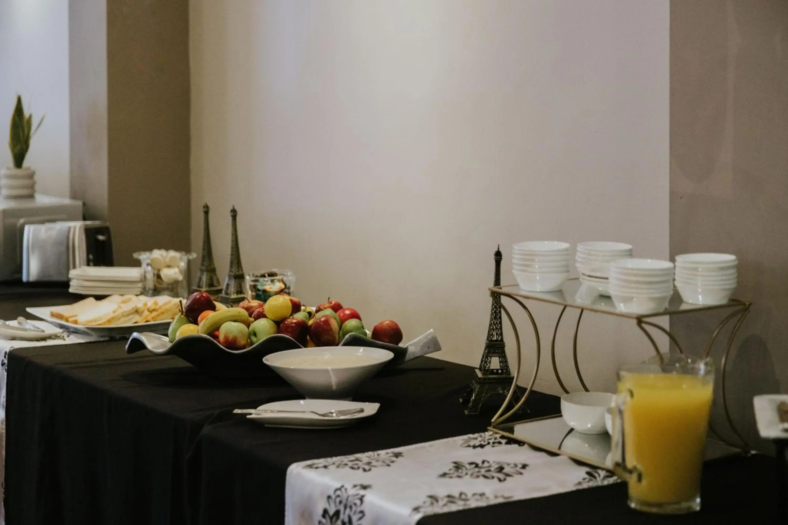 Le Grand Chateau Hotel