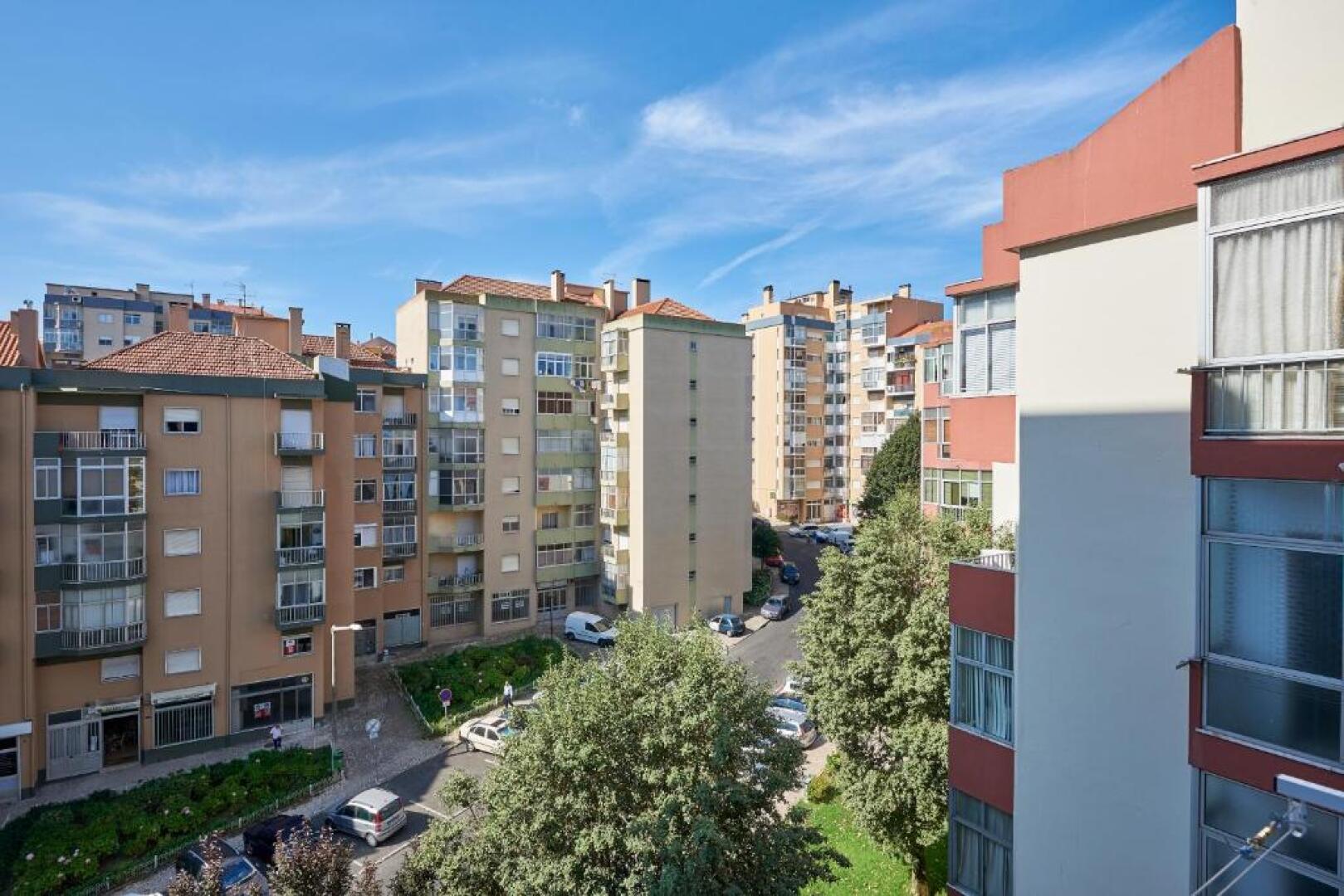 In Bed with Lisbon 8N