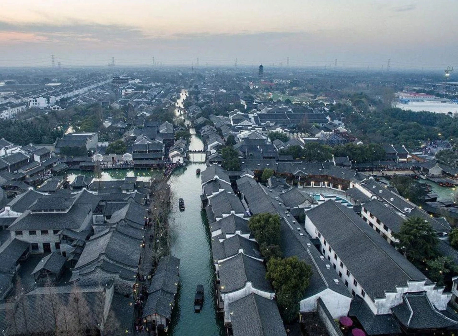Wuzhen Dahong Inn