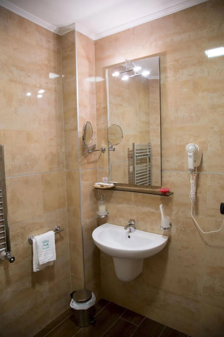 Groane Hotel Residence