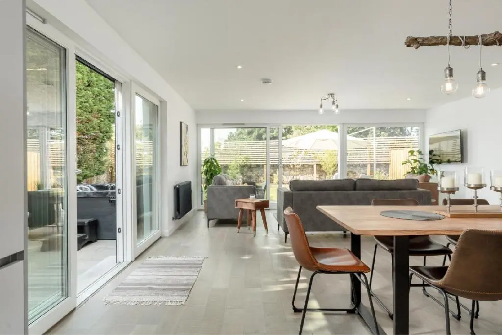 Newly Renovated Early 19th Century Cottage With Hot-tub