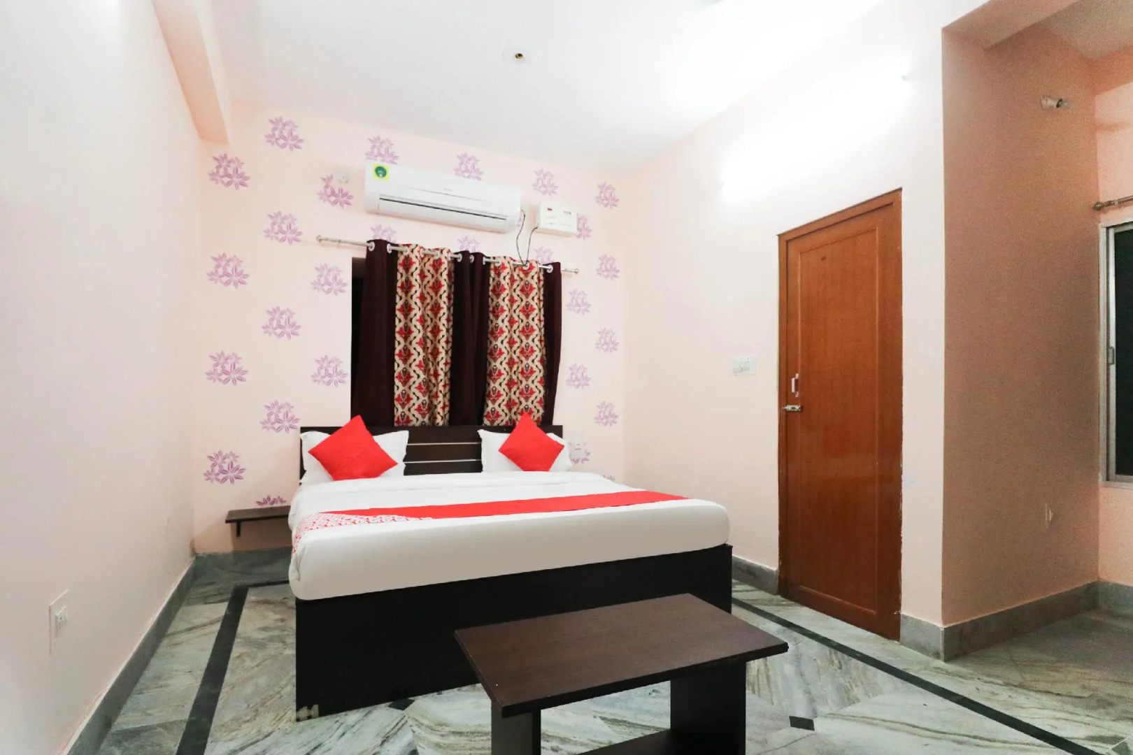 OYO 42633 Aarshi Palace