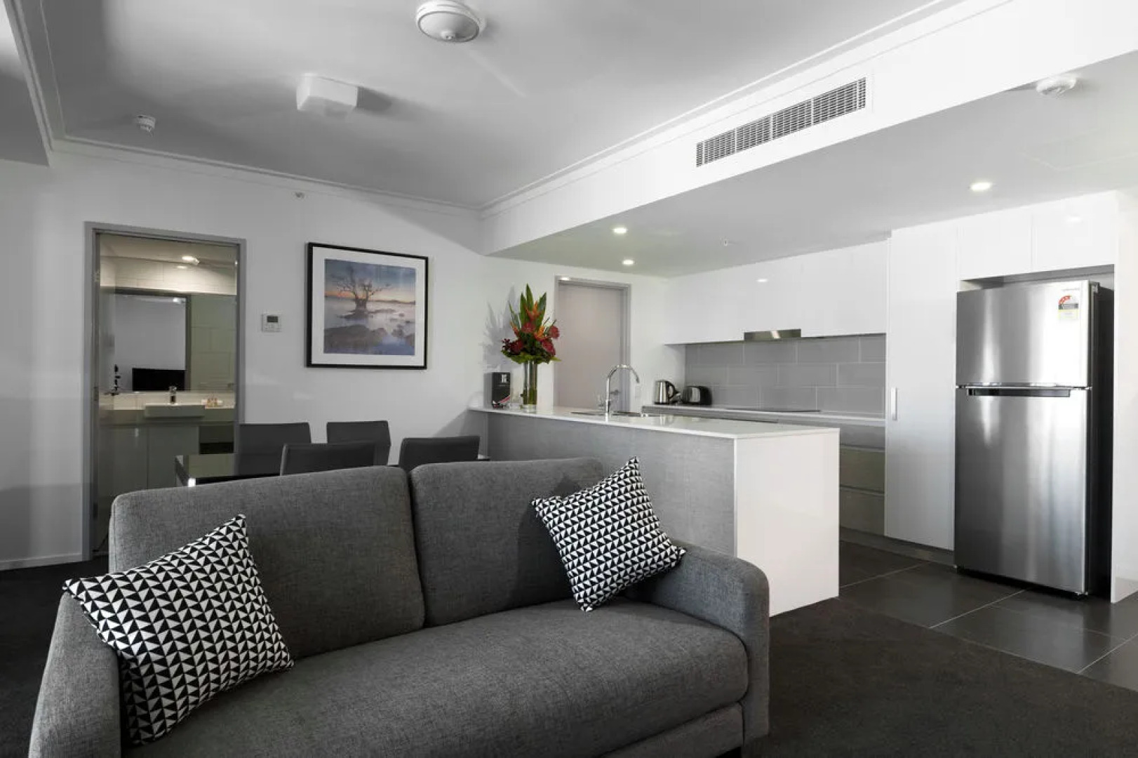 H 105 Mitchell Hotel and Apartments