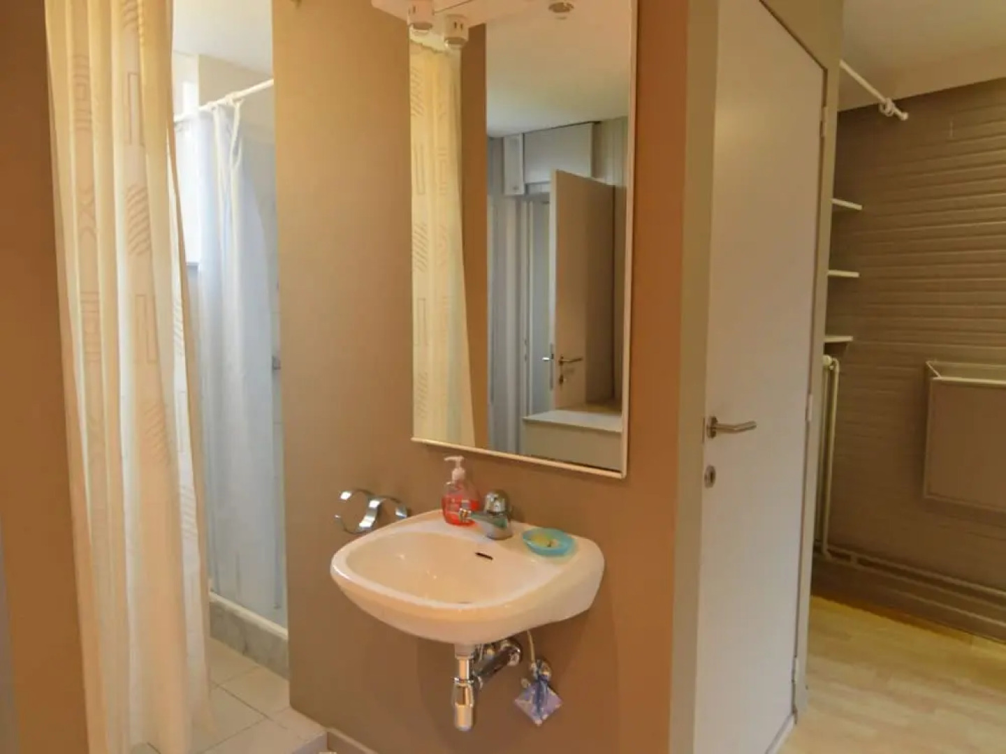 Beautiful Villa for Groups With Swimming Pool, Sauna and Wifi