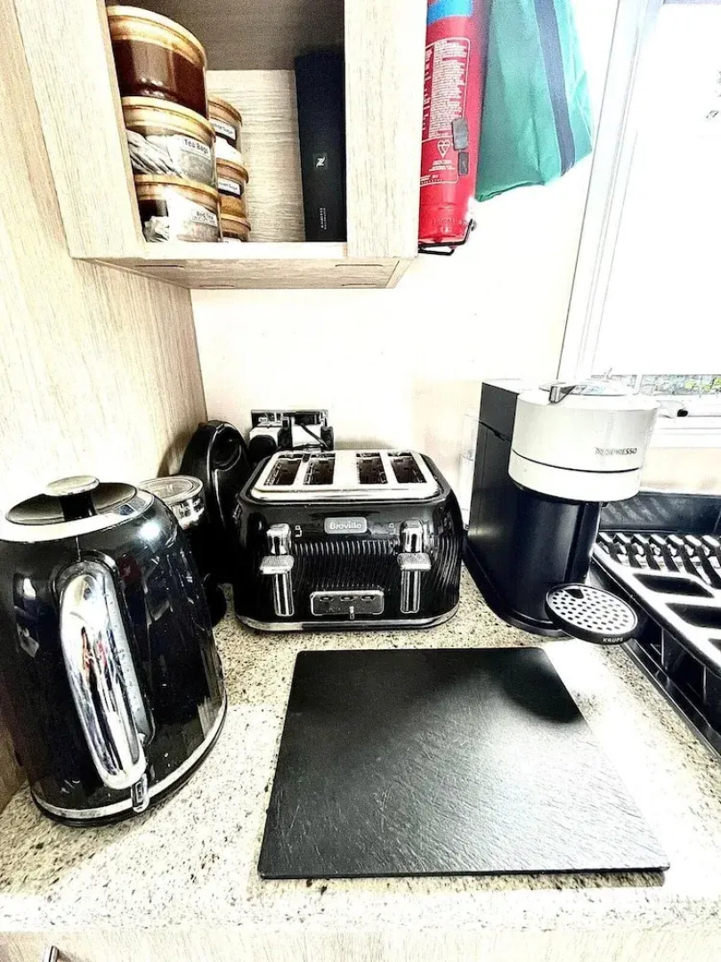 Cozy Newquay Lodge With Private Hot Tub,