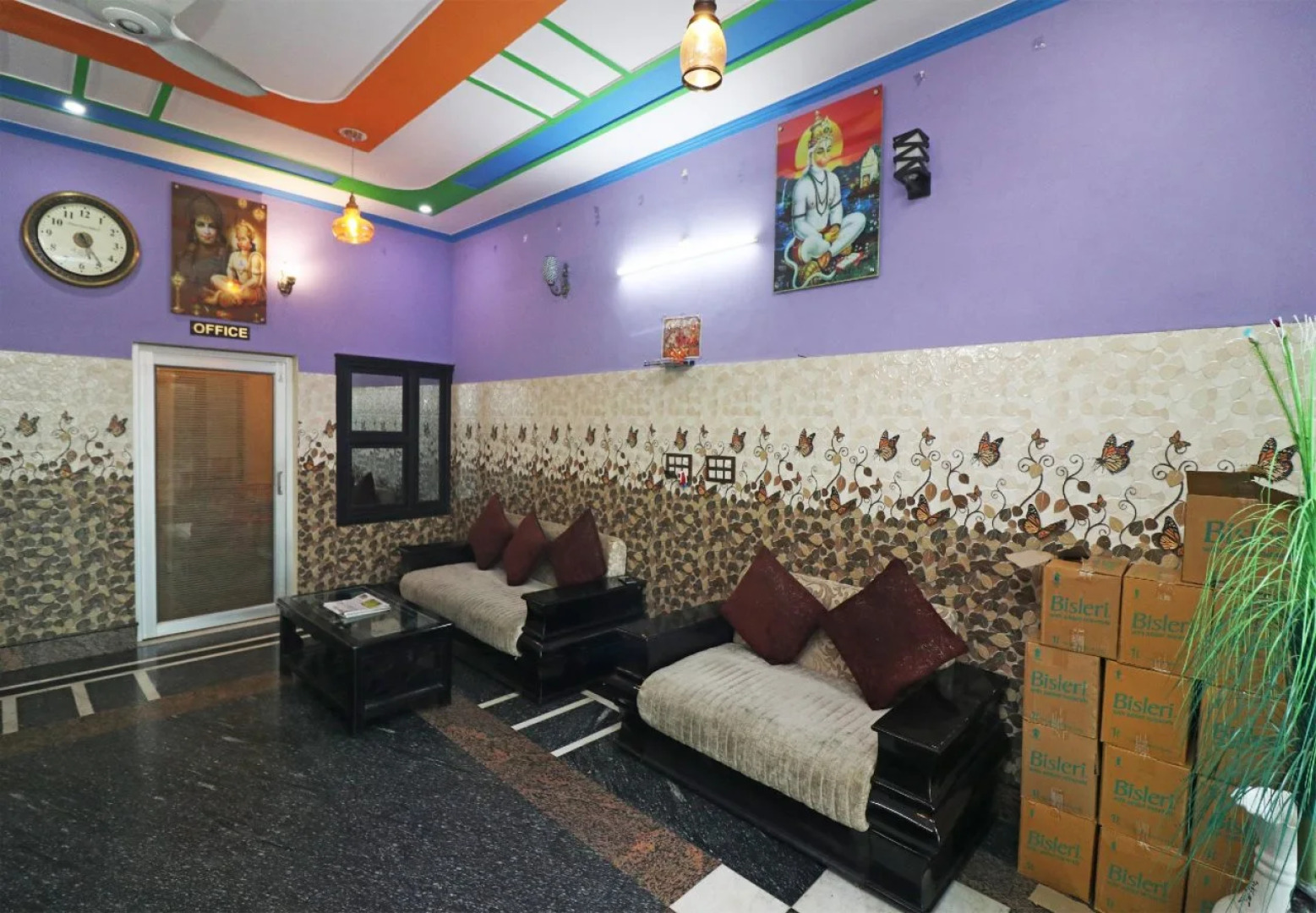 Tr Hotel By OYO Rooms