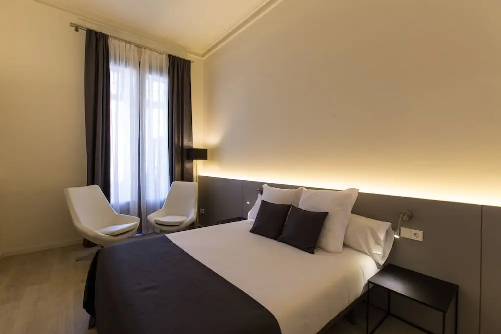 Izaila Plaza Catalunya