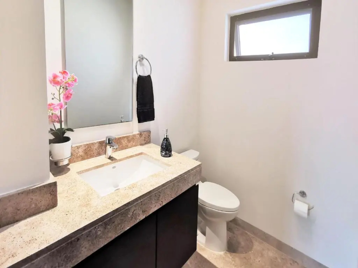 Playa, Selva, Cenotes, Ruinas, Marina todo a 5 km