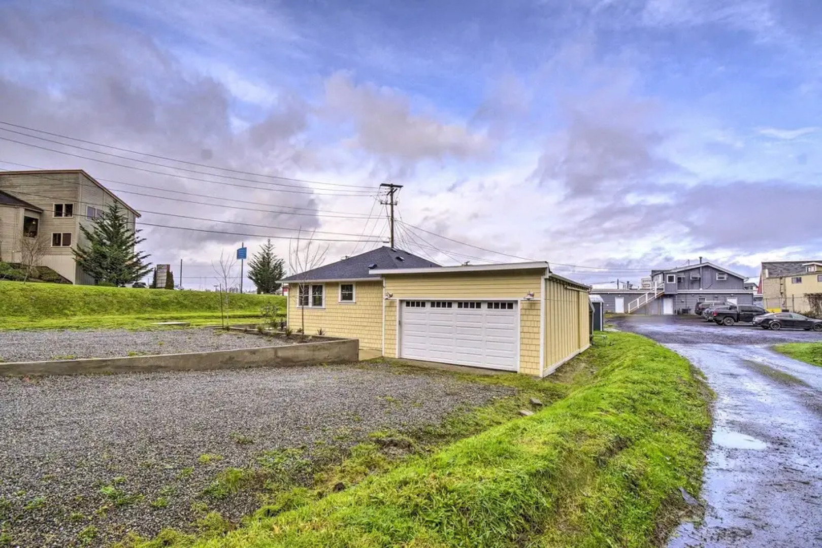 Updated Port Orchard Home, Walk to Waterfront