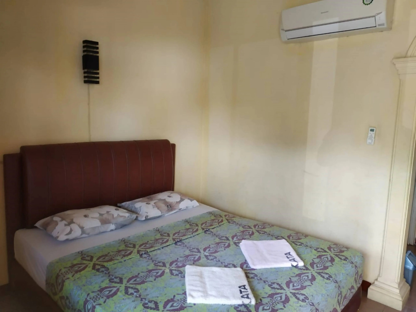 OYO 3303 Penginapan Putri Asih Sawarna