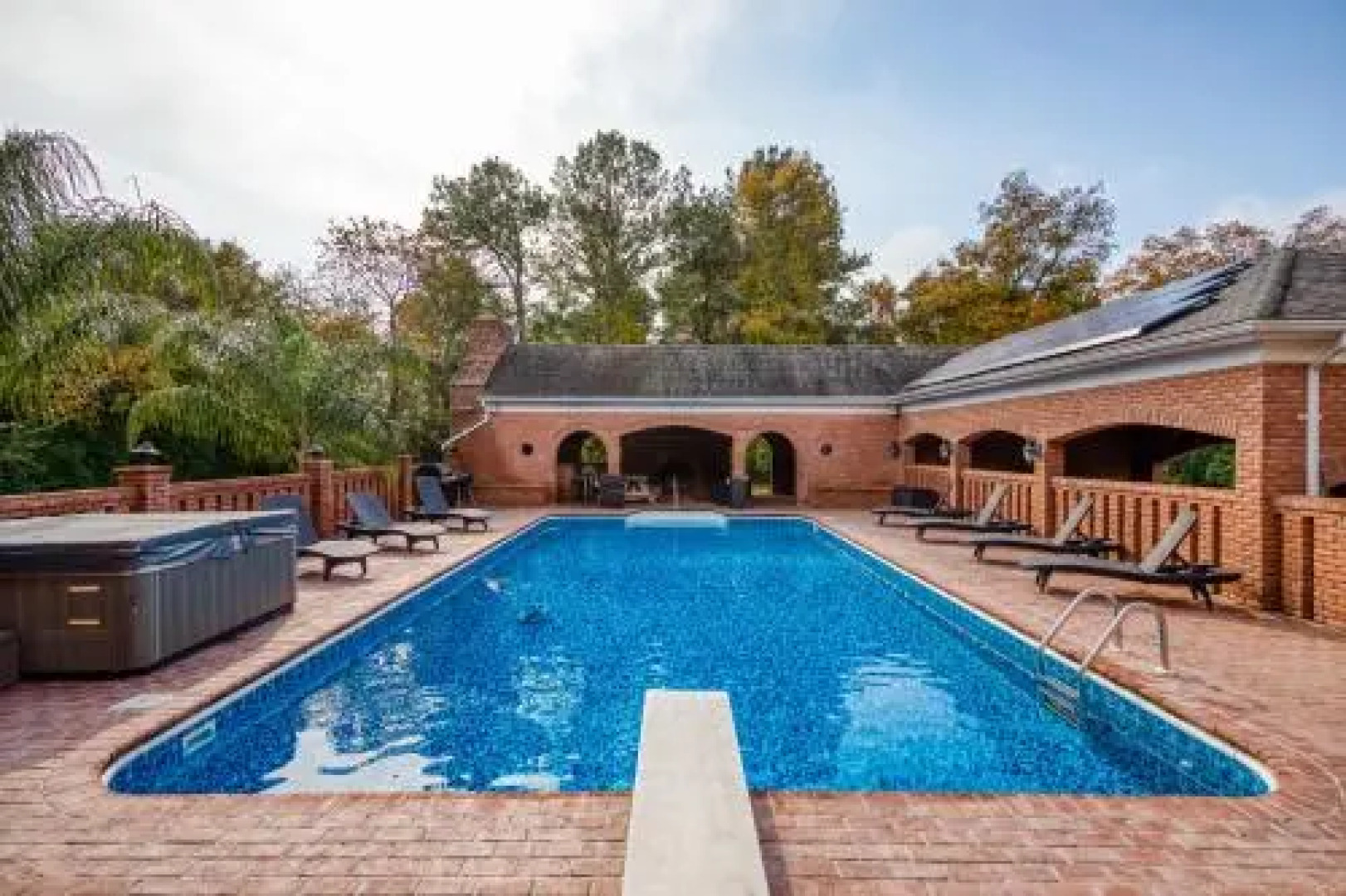 The Brooklyn Estate and Cottage