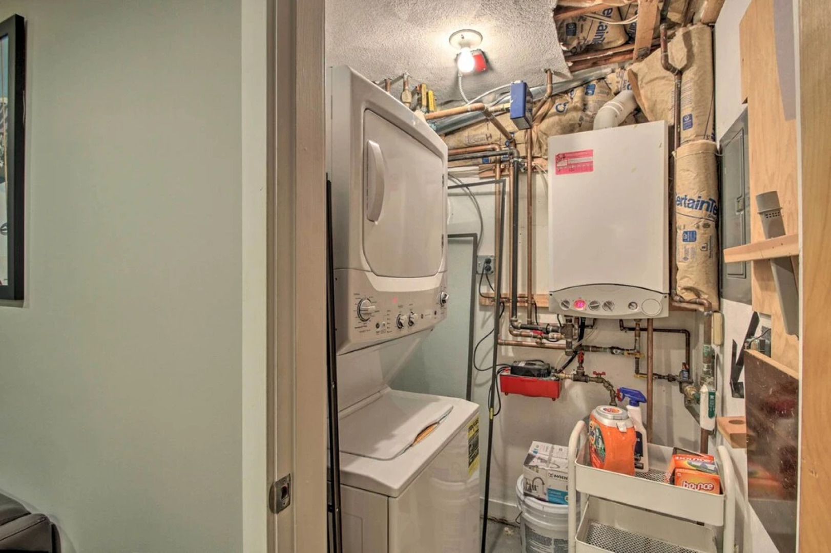 Bartlett Condo w/ Mtn-view Deck < 1 Mi to Skiing!