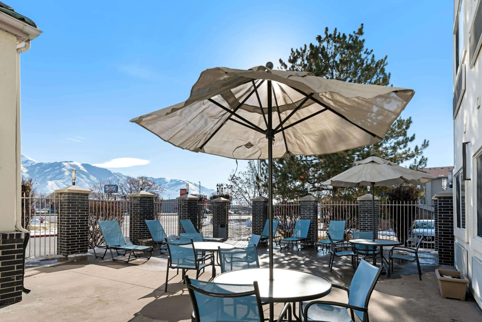 La Quinta Inn & Suites by Wyndham Logan