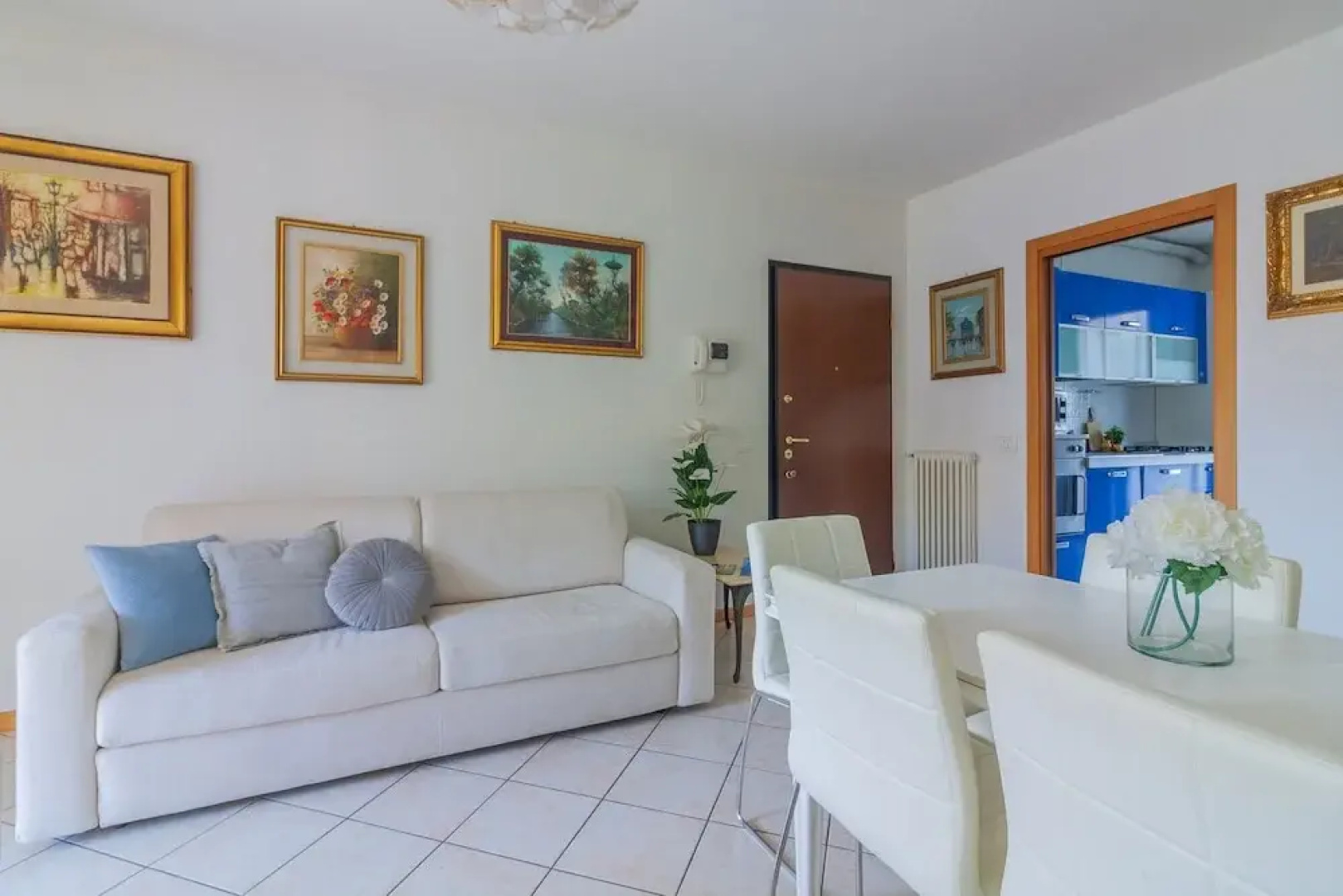 Sunflowers Home in Mandello del Lario