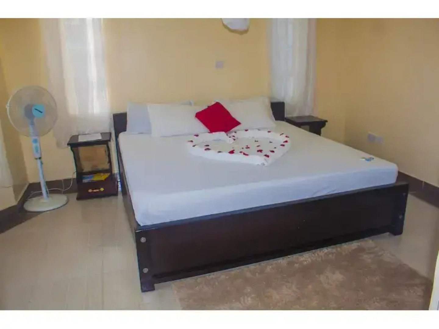 Elegant Comfy 3 Bedroom Apartment