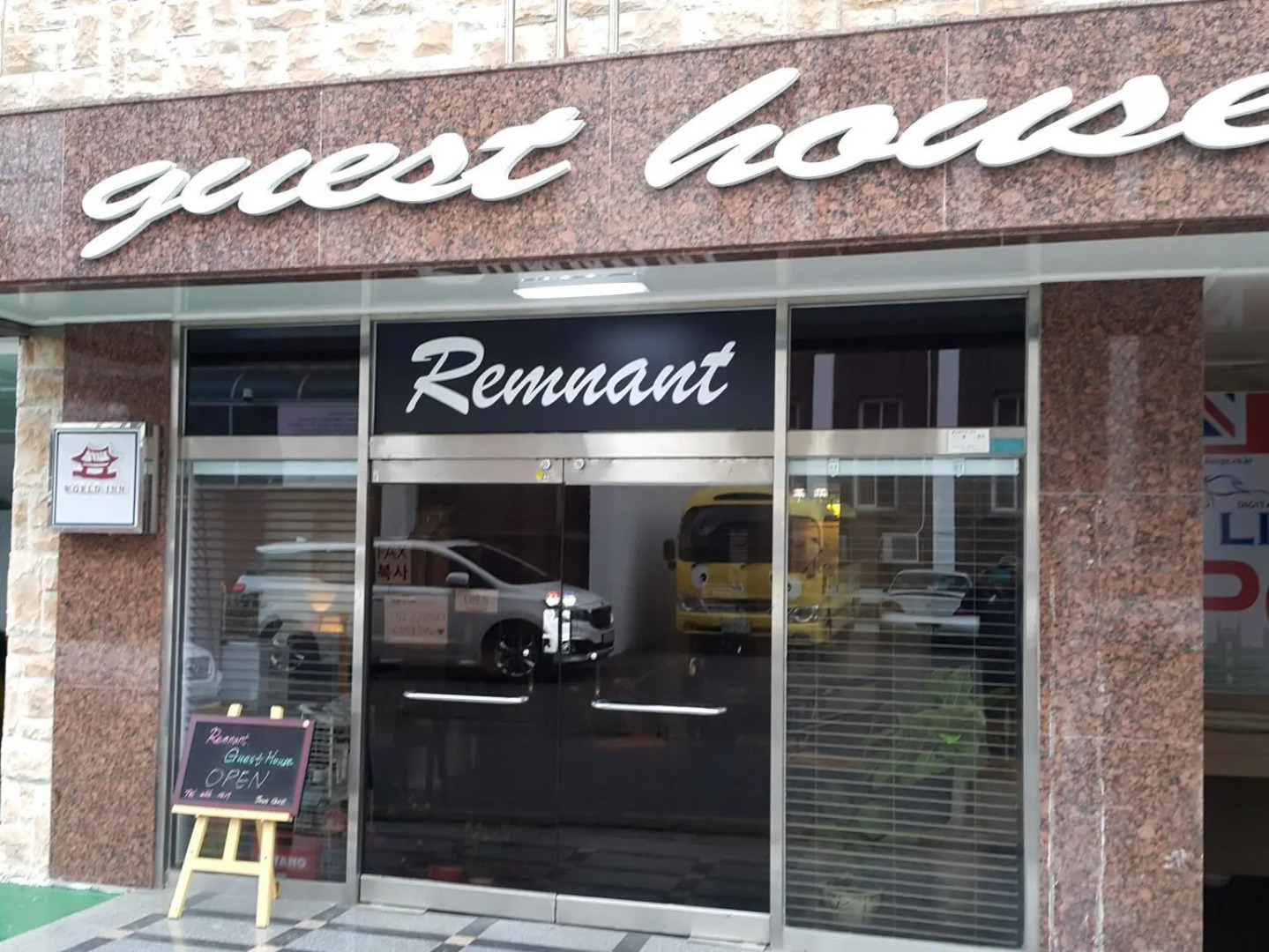 Remnant Guesthouse - Hostel