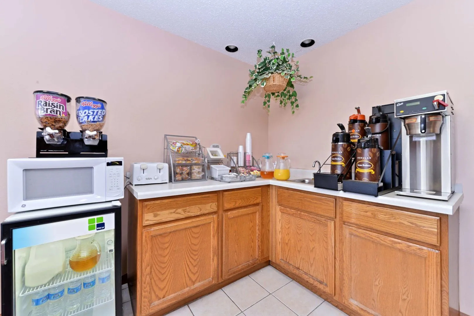 Super 8 by Wyndham Chenoa