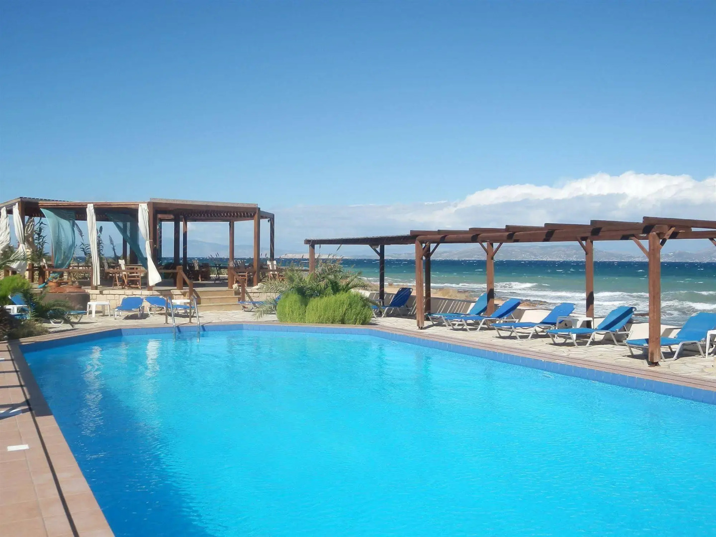 Irides Luxury Studios & Apartments