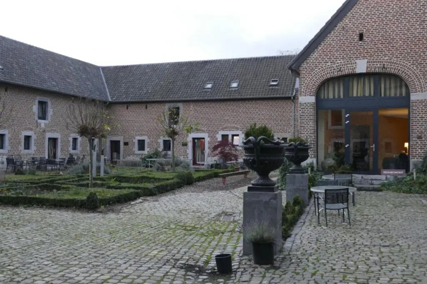 B&B and Apartments Cour d'Aix