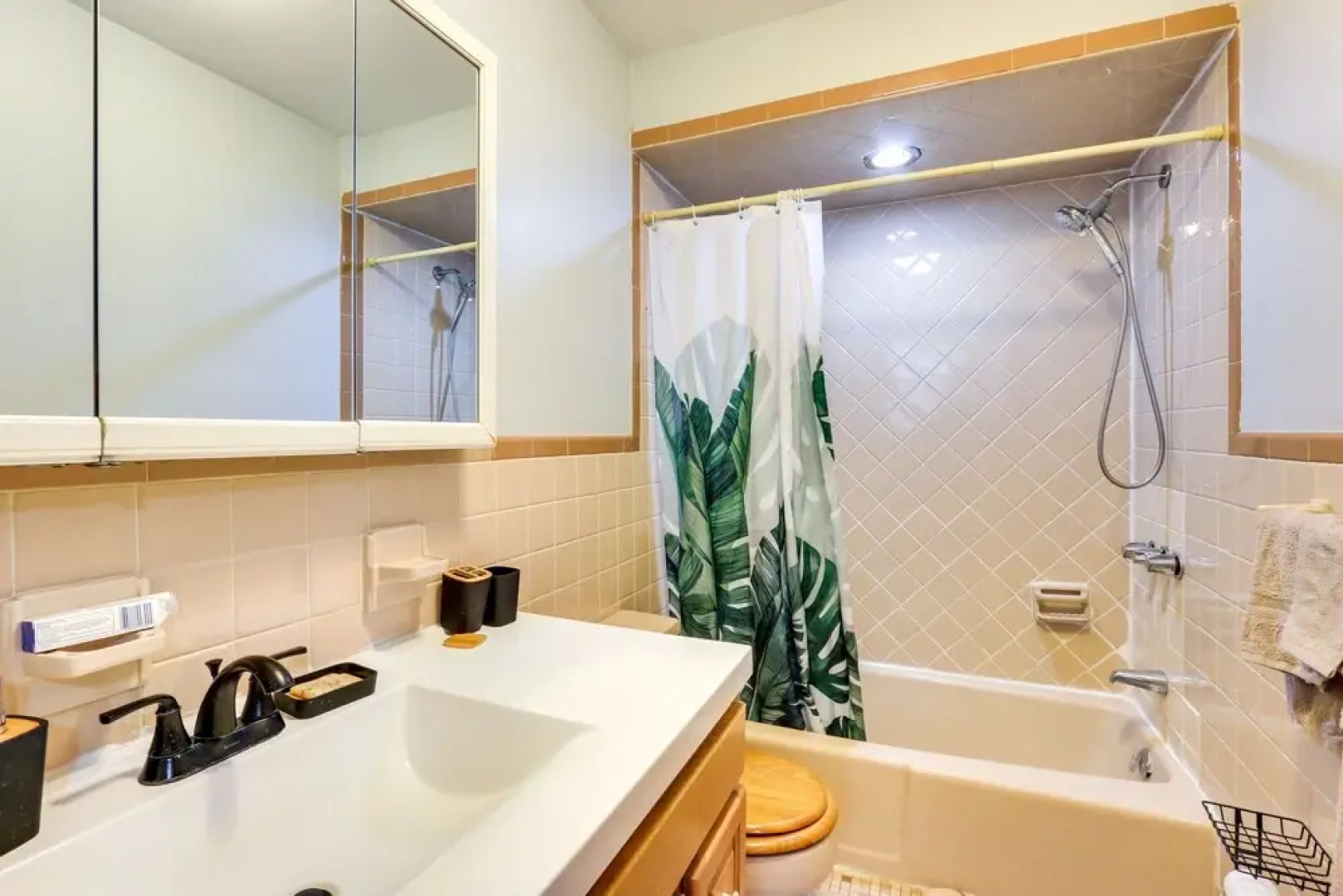 Cozy + Convenient West Orange Home - 16 Mi to Nyc!