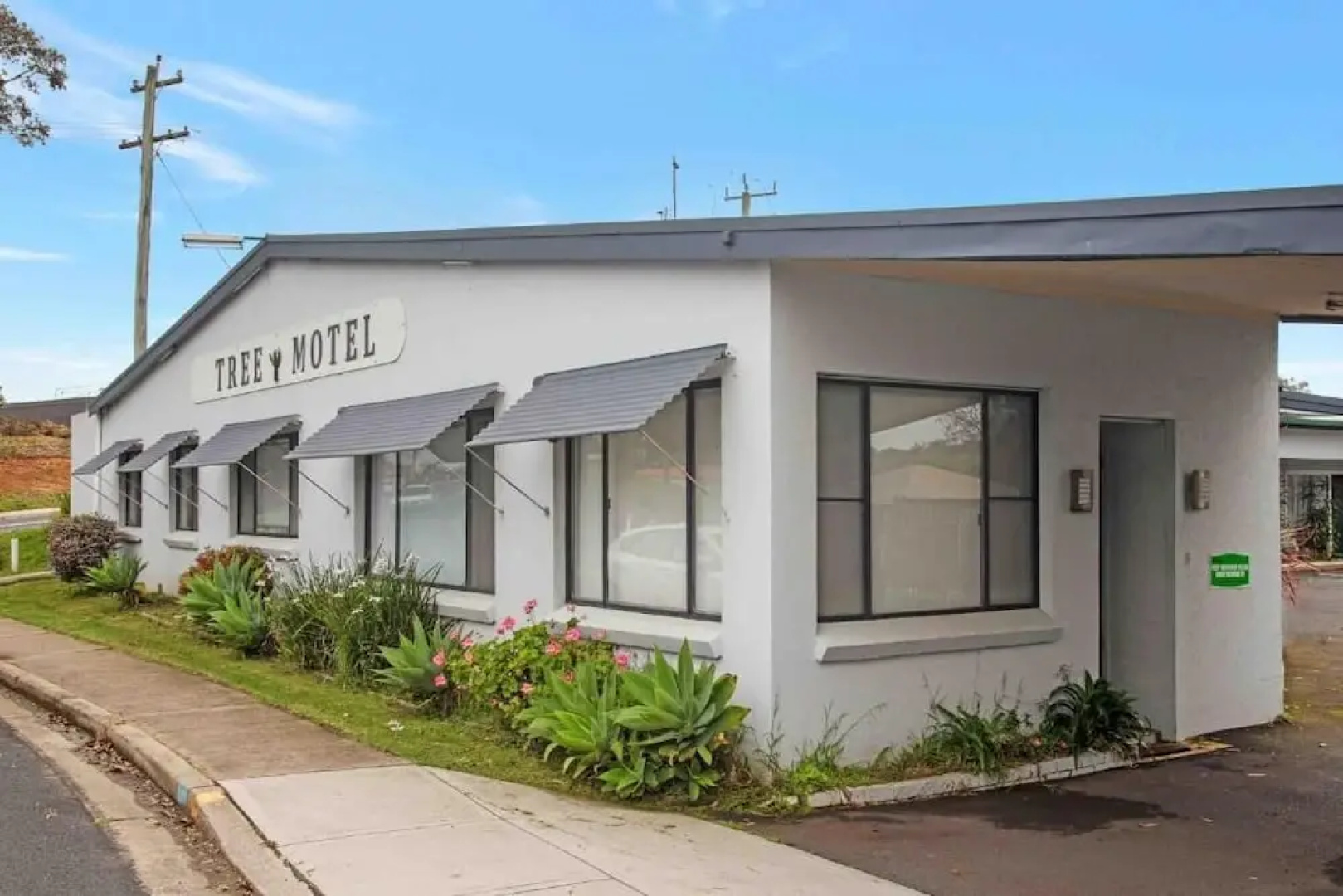 The Tree Motel