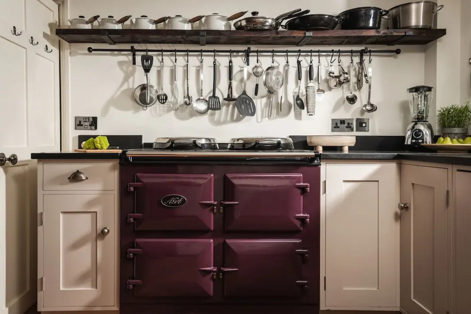 Lovely 3-bed House in West Malling, Kent