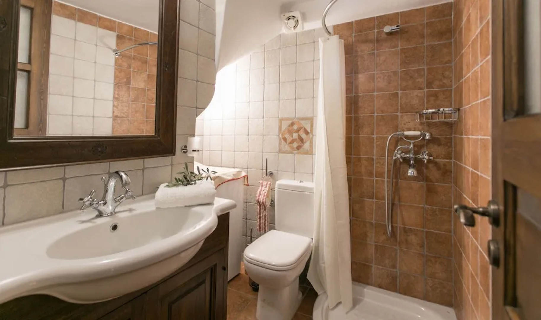 Traditional Inn Pirethron