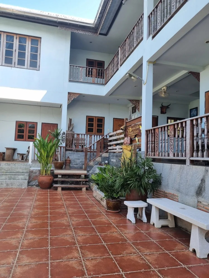 Sawasdee Sichang Resort