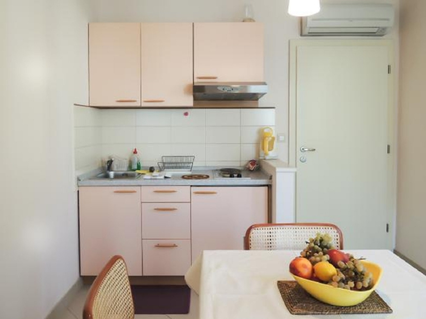 Studio apartment Smilja - 150 m from pebble beach: SA3 Baska Voda, Riviera Makarska