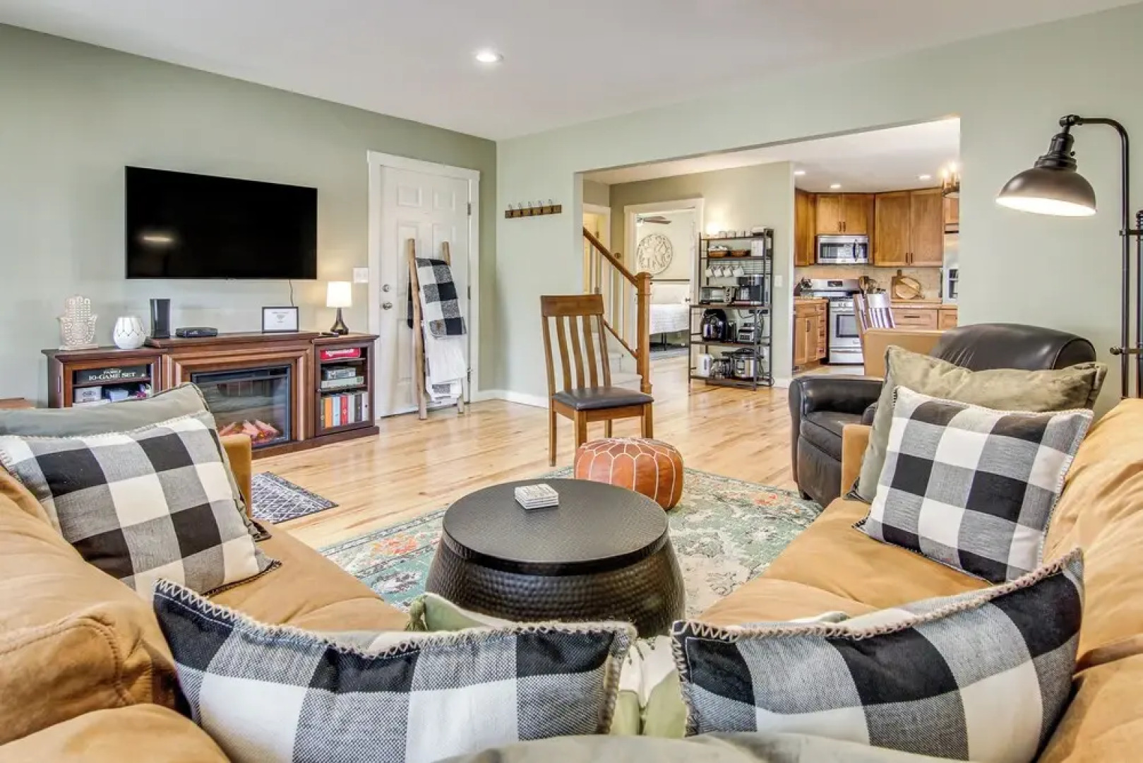 1 Mi to Dtwn Black Mountain: Home w/ Patio & Yard