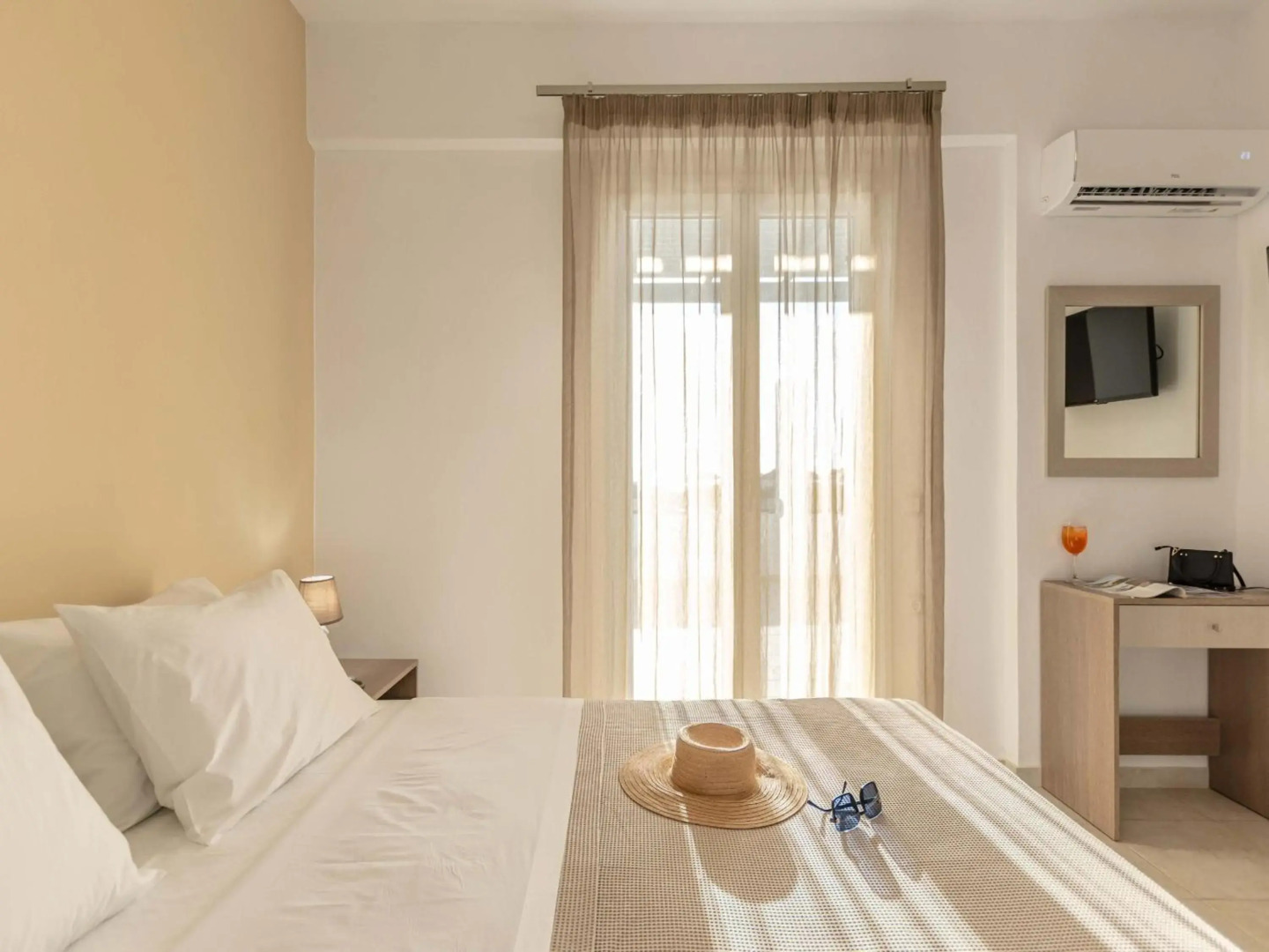 Evripus Suites Hotel