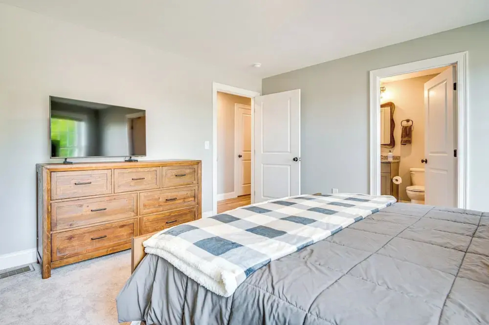 Walk to Beaches & Parks: Home w/ Deck in Laconia