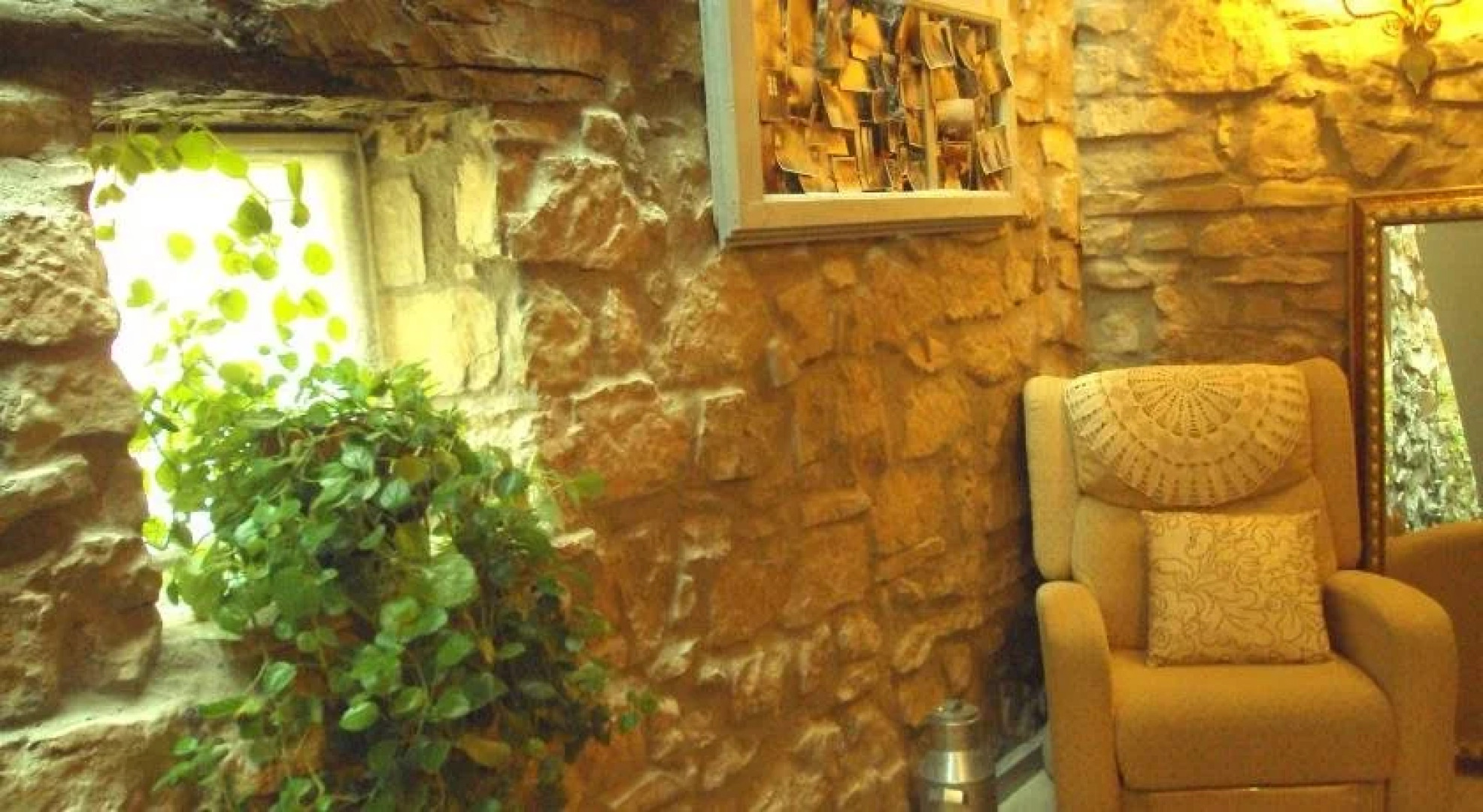 Ana de las Tejas Azules