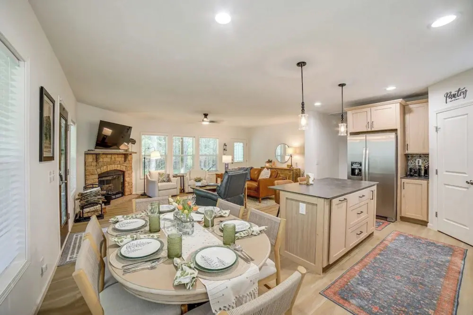 Lake Access, Pools & More: Family Home in Stanwood